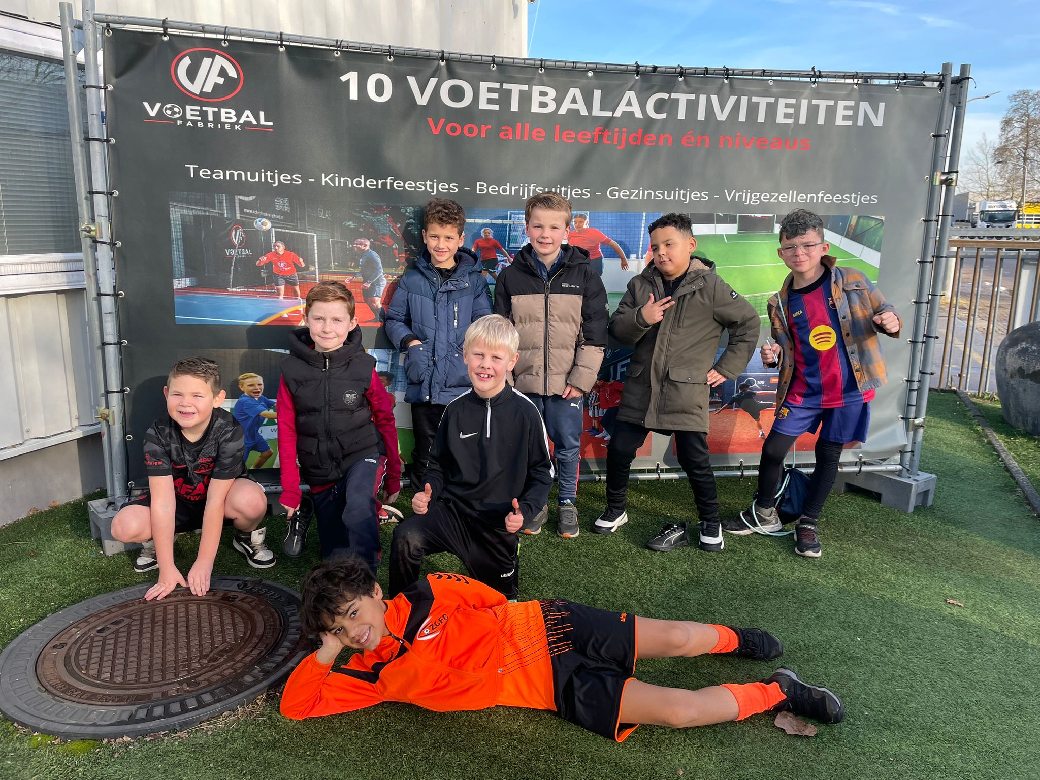 Geslaagd teamuitje JO-9 naar De Voetbalfabriek