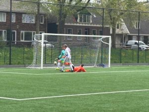 De Straat van Hormuz: Nul doorgelaten. 45+ 13