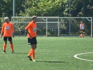 Roze bril op het voetbalveld 11