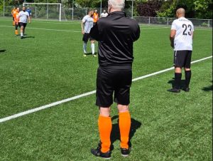 Roze bril op het voetbalveld 13