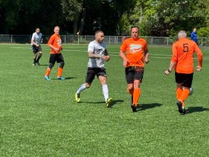 Roze bril op het voetbalveld