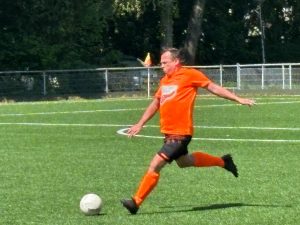Roze bril op het voetbalveld 4