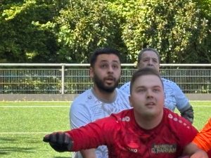 Roze bril op het voetbalveld 5
