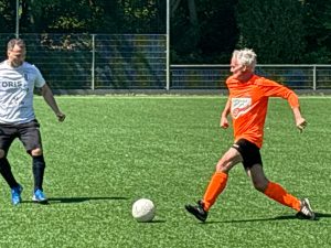 Roze bril op het voetbalveld 8