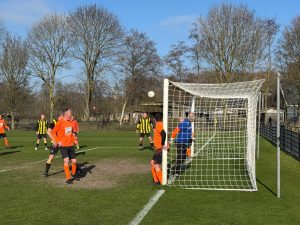 Veteranen slijten, lokaal wint en Oostzaan wordt Oranje 12