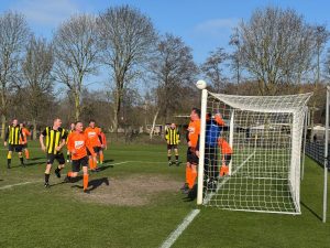Veteranen slijten, lokaal wint en Oostzaan wordt Oranje 13