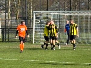 Veteranen slijten, lokaal wint en Oostzaan wordt Oranje 27