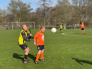 Veteranen slijten, lokaal wint en Oostzaan wordt Oranje 28