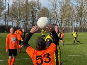 Veteranen slijten, lokaal wint en Oostzaan wordt Oranje 31