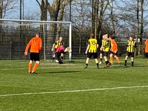 Veteranen slijten, lokaal wint en Oostzaan wordt Oranje 4