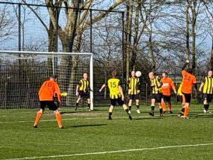 Veteranen slijten, lokaal wint en Oostzaan wordt Oranje 5