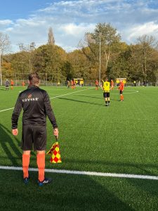 Voetbal mte een grote V en politiek met een kleine p 10