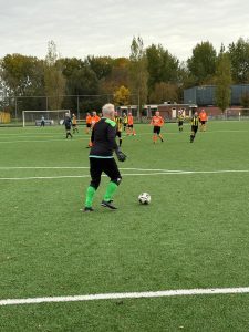 Voetbal mte een grote V en politiek met een kleine p 1