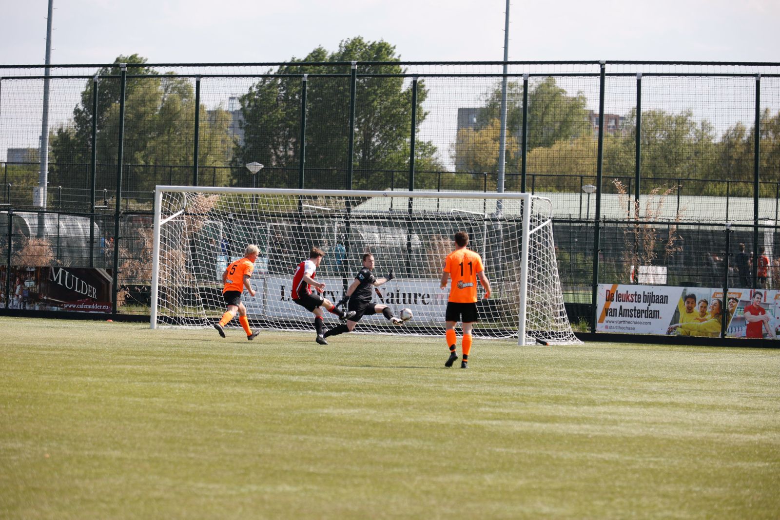 ZCFC 1 speelt verdienstelijk gelijk tegen koploper IJBURG