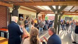 Zonnig Oranjefeest en Aftrap in duurzame bruine kroeg 11