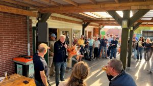 Zonnig Oranjefeest en Aftrap in duurzame bruine kroeg 14