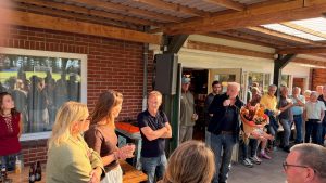 Zonnig Oranjefeest en Aftrap in duurzame bruine kroeg 19