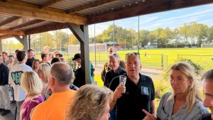 Zonnig Oranjefeest en Aftrap in duurzame bruine kroeg 23