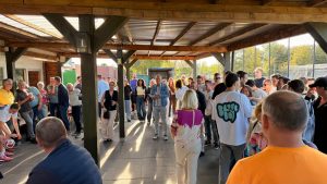 Zonnig Oranjefeest en Aftrap in duurzame bruine kroeg 24