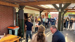 Zonnig Oranjefeest en Aftrap in duurzame bruine kroeg 2