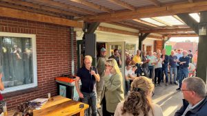 Zonnig Oranjefeest en Aftrap in duurzame bruine kroeg 6